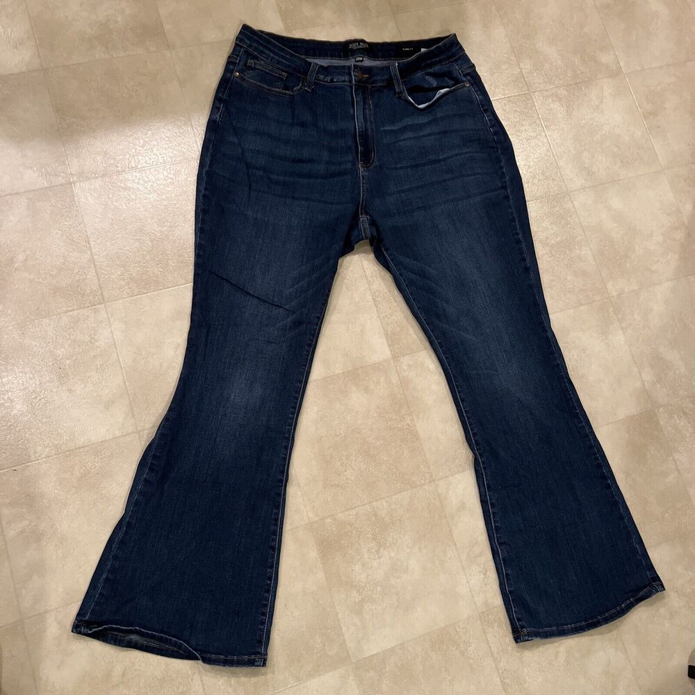 Ladies Judy Blue Flare Fit  Jeans High Rise Size 20W Stretch Denim 88284